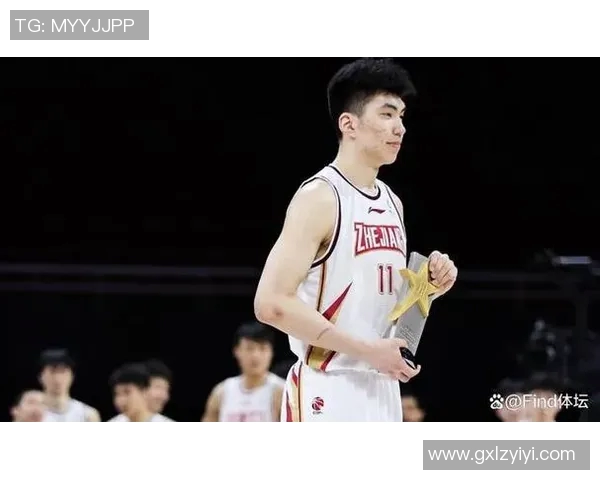 余嘉豪的成长之路与未来展望：从少年到明星的蜕变与奋斗历程