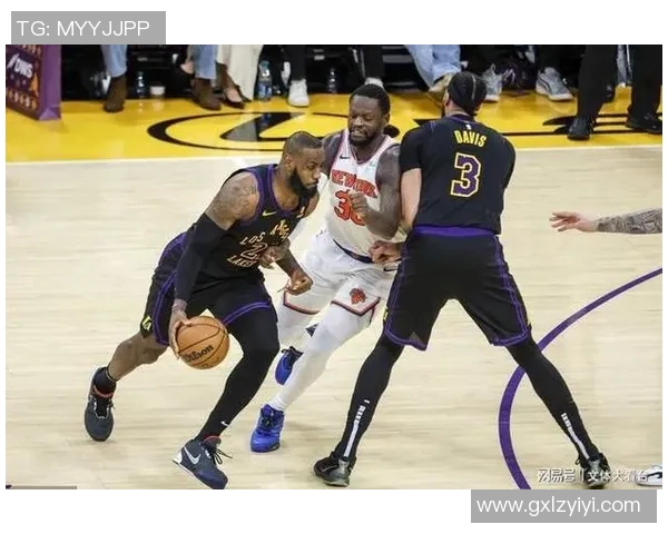 尼克斯队客场擒下湖人队,结束两连败,展现豪强风采