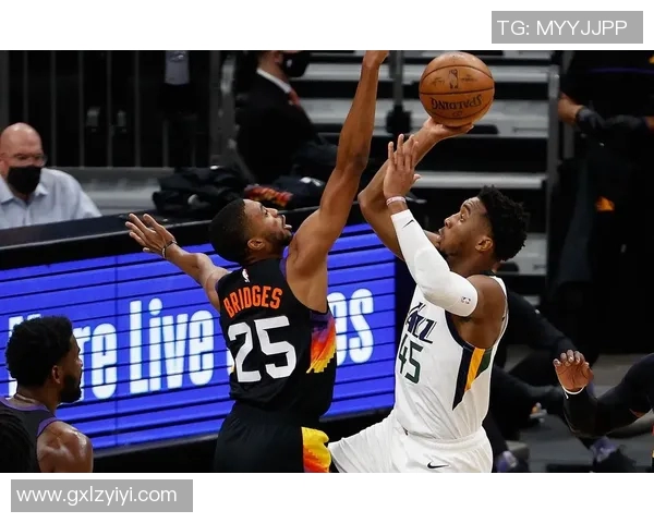 火箭队与爵士队激战20200223精彩回顾及赛后分析