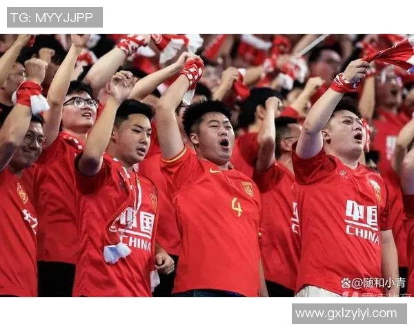 国足逆袭韩国以一球小胜展现顽强斗志与团结精神